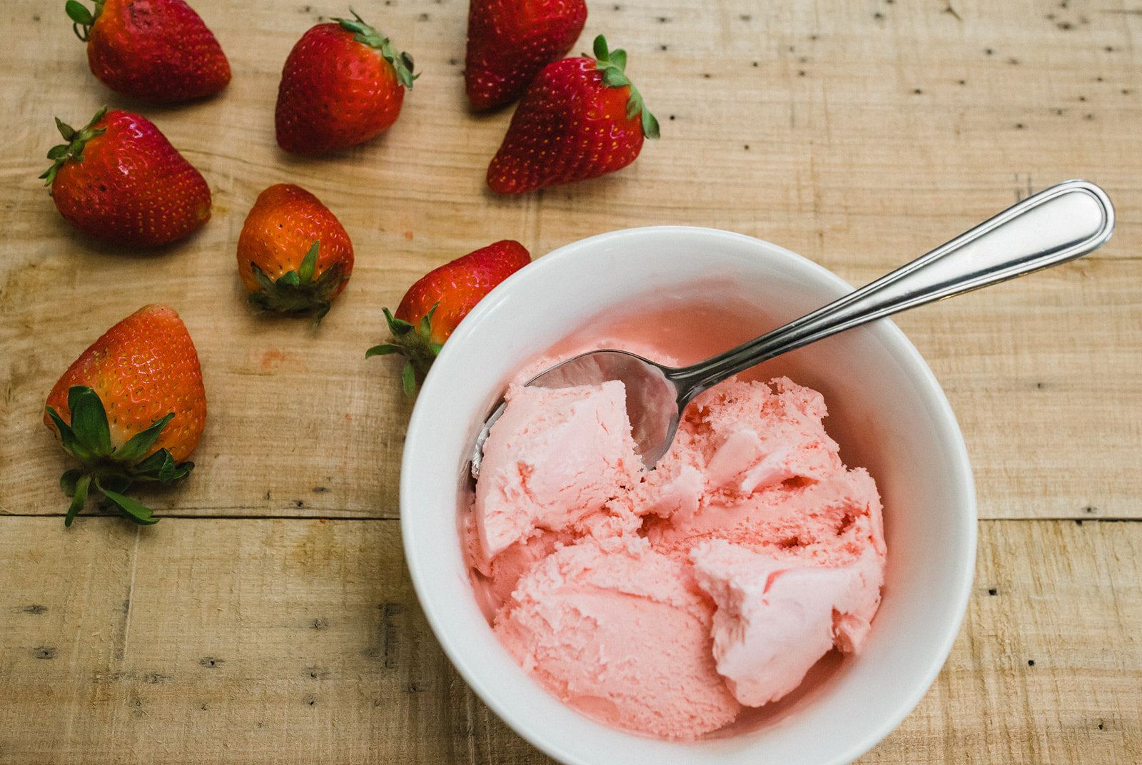 Image of COM: Ice Cream Strawberry Frozen Dessert - 1 x 11.4 Litre
