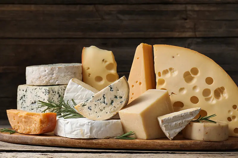 COM: Cheese Cheddar Med Shred Col'd - 4 x 2.5 KG