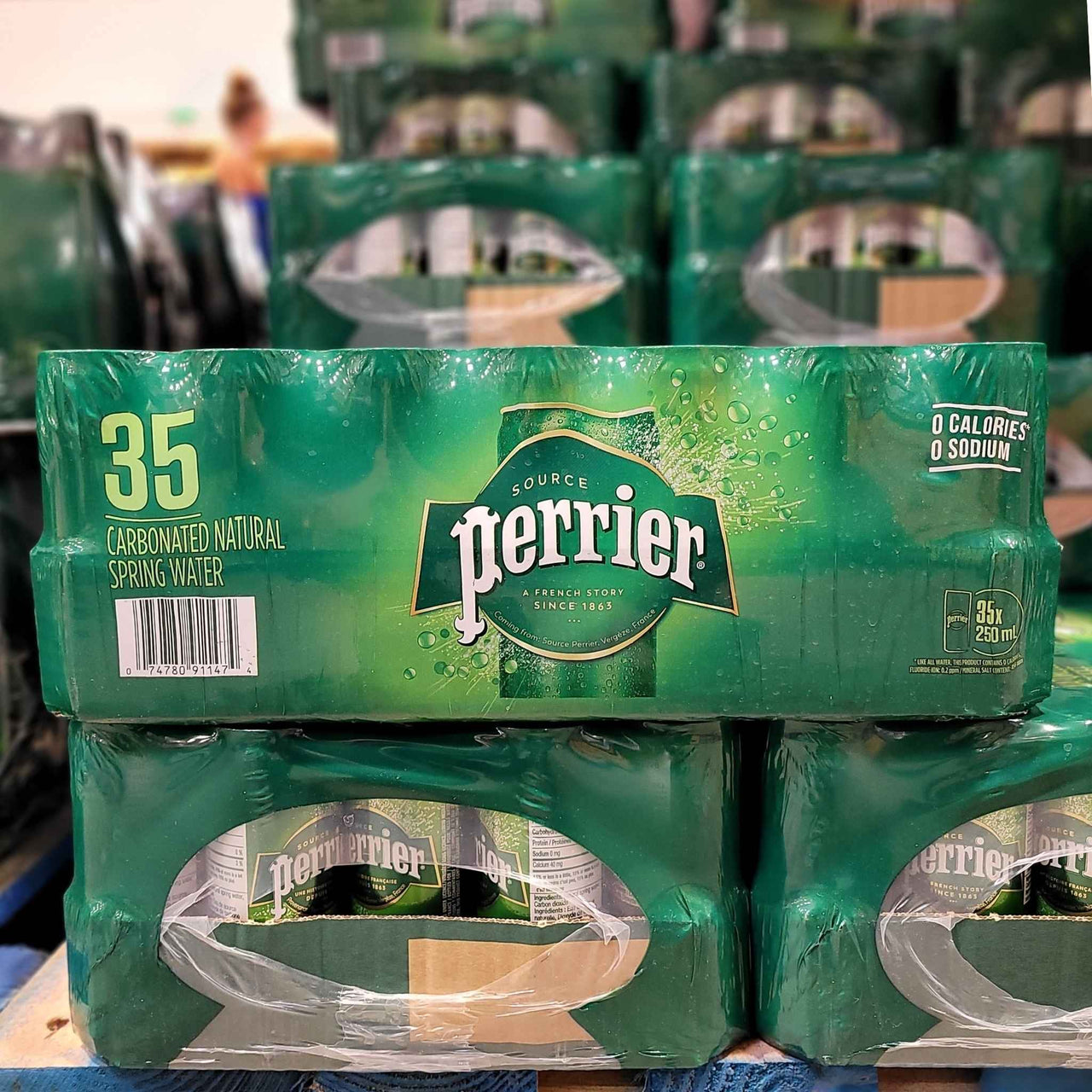 Image of Perrier Slim Cans 35-Pack - 35 x 250 Grams